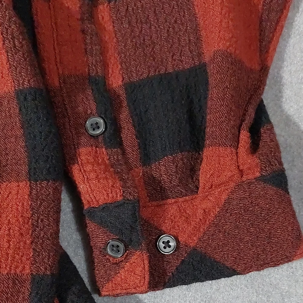 Torrid Red & Black Buffalo Plaid Button Down Tunic - Size 2 - Picture 7 of 7
